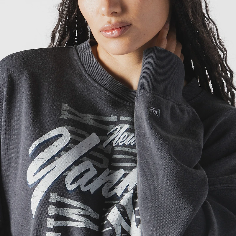 Sweat-shirt court à manches dolmen New Era bleu marine York Yankees Boxy Mineral Wash pour femme