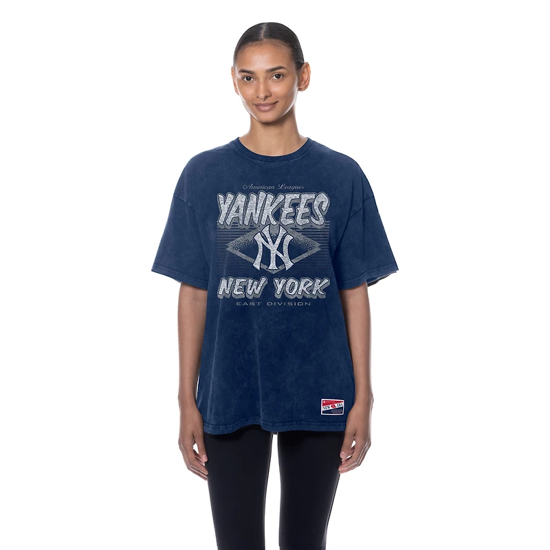 T-shirt oversize délavé minéral New Era bleu marine des Yankees de York pour femme