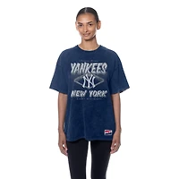 T-shirt oversize délavé minéral New Era bleu marine des Yankees de York pour femme