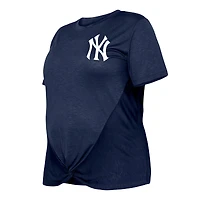 T-shirt New Era bleu marine York Yankees grande taille avec nœud à l'avant pour femme