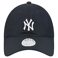 Casquette New Era 9FORTY Flex bleu marine pour femme avec queue de cheval des Yankees de New York
