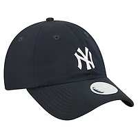 Casquette New Era 9FORTY Flex bleu marine pour femme avec queue de cheval des Yankees de New York