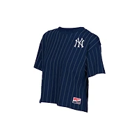 T-shirt New Era bleu marine à rayures fines rétro pour femme, style York Yankees.
