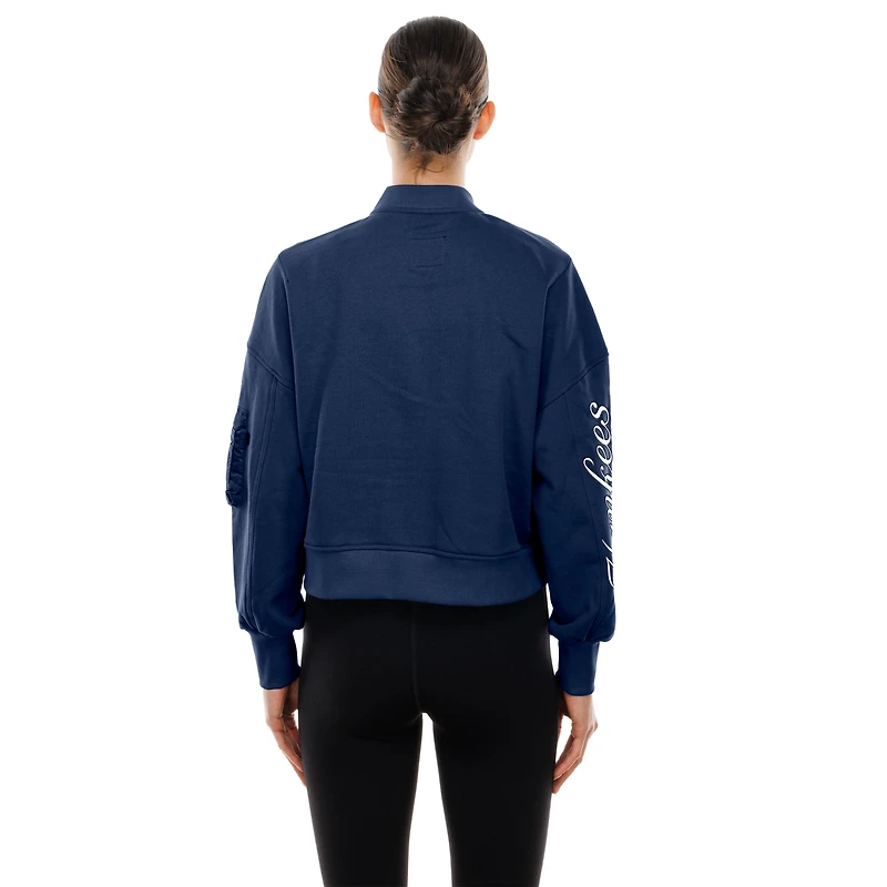 Veste courte en molleton français pour femme New Era x ALPHA INDUSTRIES bleu marine York Yankees 2025 OTC