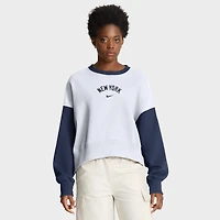 Sweat-shirt polaire oversize Nike blanc/marine pour femme, New York Yankees, taille haute.