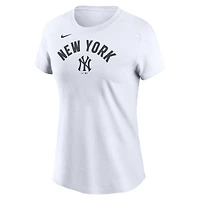 T-shirt Nike blanc pour femme avec nom d'équipe arqué des Yankees de New York