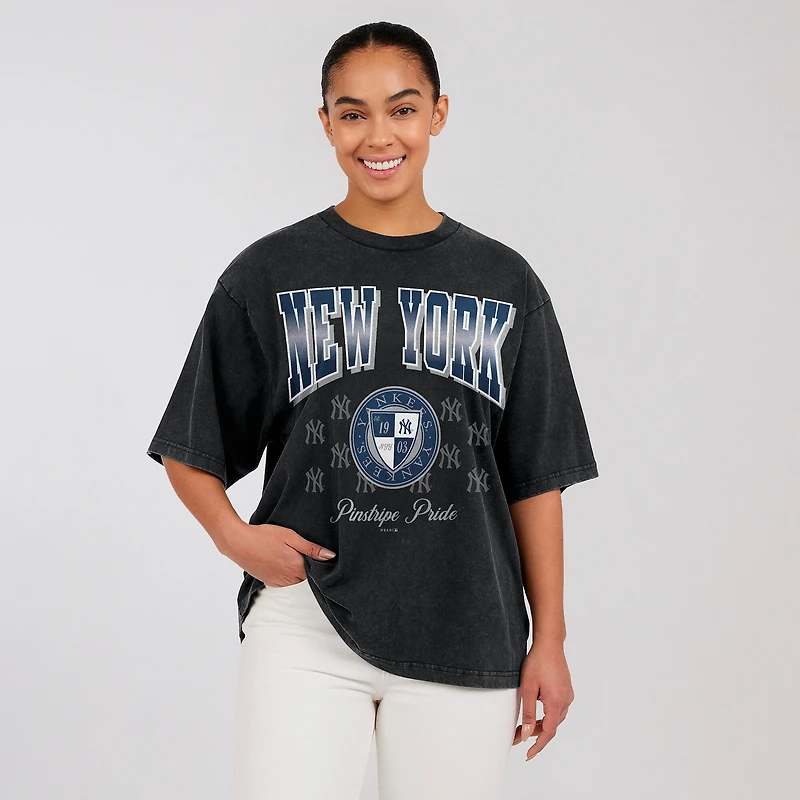 T-shirt boyfriend oversize noir New York Yankees de la marque WEAR by Erin Andrews pour femmes