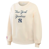 Sweat-shirt à col rond épais crème New York Yankees de la marque WEAR by Erin Andrews pour femmes
