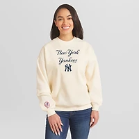 Sweat-shirt à col rond épais crème New York Yankees de la marque WEAR by Erin Andrews pour femmes