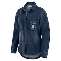 Veste-chemise oversize en Denim délavé à boutons-pression pour femme WEAR by Erin Andrews des Yankees de New York