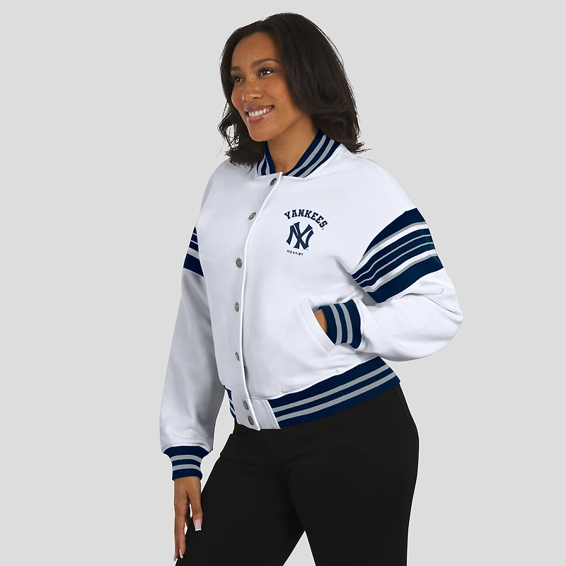 Veste sweat-shirt en polaire blanche à boutons-pression des Yankees de New York pour femme WEAR by Erin Andrews