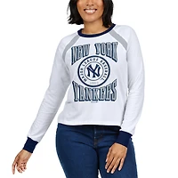 T-shirt blanc à manches longues raglan WEAR by Erin Andrews pour femmes des Yankees de New York