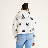 Veste Sherpa courte légère pour femme, imprimée du logo intégral des Yankees de New York, blanche