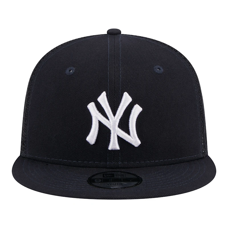 Youth New Era Navy New York Yankees 9FIFTY Trucker Snapback Hat