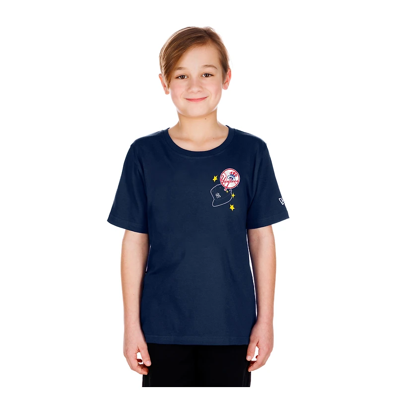 T-shirt New Era bleu marine pour jeune avec étoiles et casquette des Yankees de York