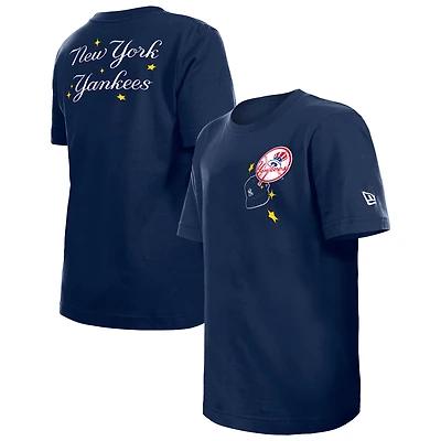 T-shirt New Era bleu marine pour jeune avec étoiles et casquette des Yankees de York