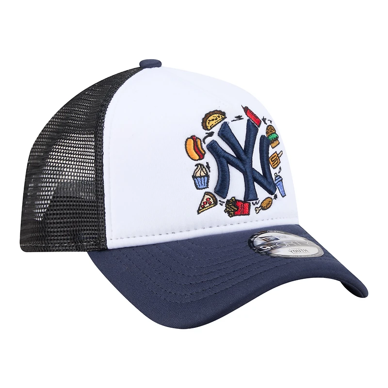 Casquette trucker ajustable New Era blanche/marine New York Yankees Food A-Frame 9FORTY pour jeunes