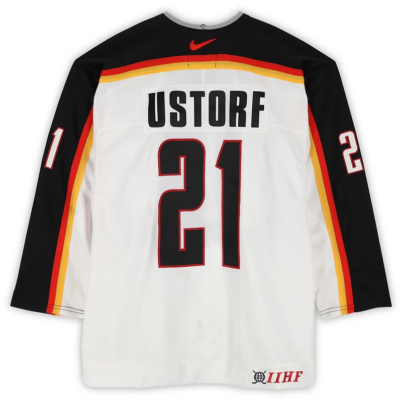 Maillot blanc Nike n° 21 porté par Stefan Ustorf (équipe d'Allemagne) lors du match contre la République tchèque le 3 septembre 2004, pendant la Coupe du monde de hockey sur gazon.