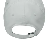 Casquette réglable unisexe Nike Grey Metal Swoosh Club Performance