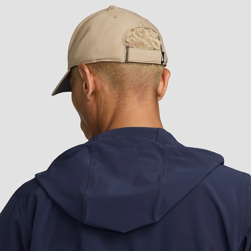 Casquette ajustable Nike Khaki Performance Club unisexe