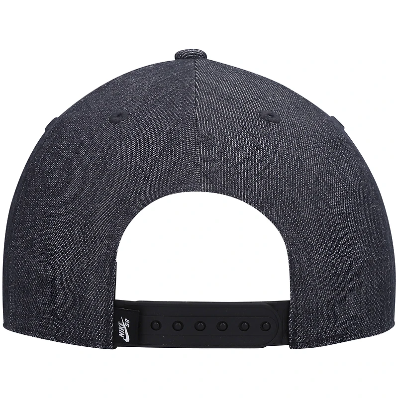 Casquette Nike Skateboard Snapback en faux denim noir chiné pour homme