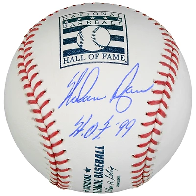 Baseball avec logo du Temple de la renommée autographié par Nolan Ryan des Texas Rangers avec inscription « HOF 99 »