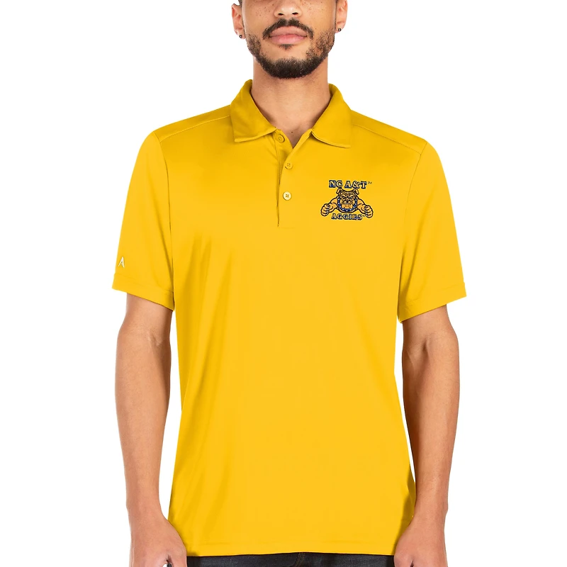 Polo hommage aux Aggies de Caroline du Nord A&T, couleur or antigua pour homme