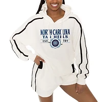 Ensemble de détente à capuche et short Gameday Couture Cream North Carolina Tar Heels Down, Set, Go pour homme