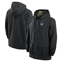 Veste à boutons-pression Jordan Brand noire pour homme, North Carolina Tar Heels 2025 NCAA, hommage aux militaires