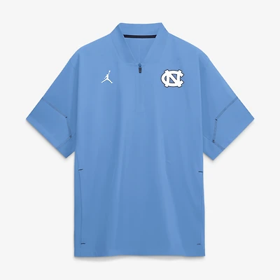 Veste de coach Jordan Brand Carolina Blue North Tar Heels 2026 Sideline à manches courtes et fermeture éclair au quart pour homme