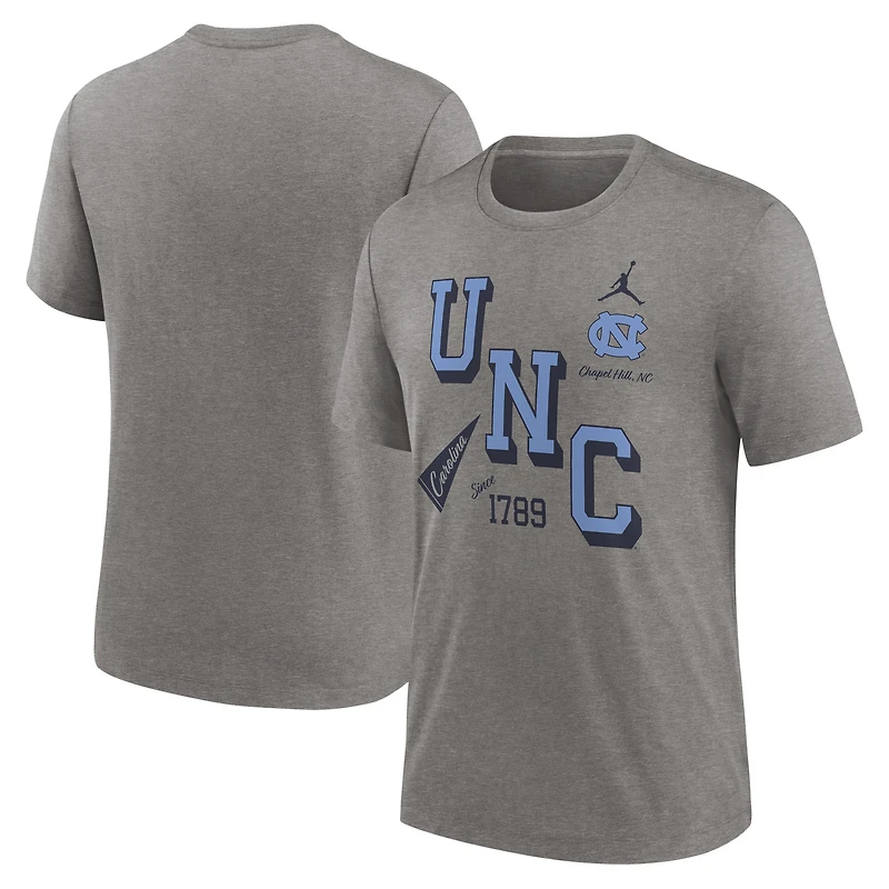 T-shirt à trois mélanges Jordan Brand pour hommes, gris chiné, North Carolina Tar Heels Blitz Roll Call