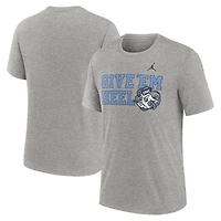 T-shirt Jordan Brand gris chiné pour homme, motif Campus Local Tri-Blend des Tar Heels de Caroline du Nord