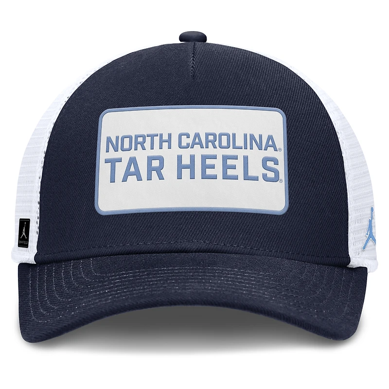 Casquette ajustable Jordan Brand pour homme, bleu marine/blanc, des Tar Heels de Caroline du Nord 2025, avec patch Rise Patch.