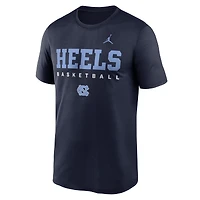 T-shirt Jordan Brand bleu marine pour homme, édition 2025 des North Carolina Tar Heels, légende du basketball, Dri-FIT