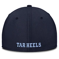 Casquette Jordan Brand bleu marine pour homme des Tar Heels de Caroline du Nord 2025 On-Field Rise Performance Flex