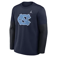 T-shirt à manches longues Jordan Brand bleu marine pour homme, équipe des Tar Heels de Caroline du Nord 2025, Sideline Coach Therma-FIT