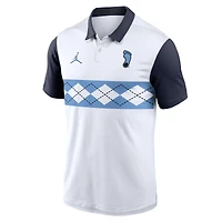 Polo Jordan Brand blanc/bleu marine pour homme, Athletic Prep Alt Logo Vapor Dri-FIT, North Carolina Tar Heels