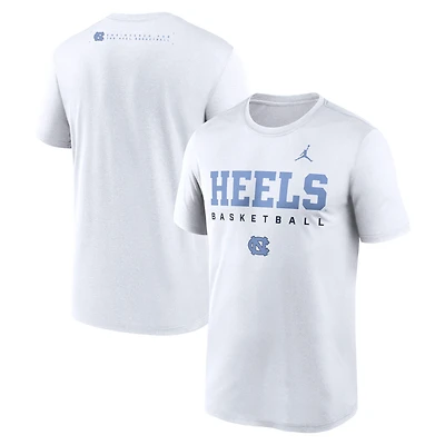 T-shirt Jordan Brand blanc pour homme, légende du basketball Dri-FIT, équipe des Tar Heels de Caroline Nord 2025