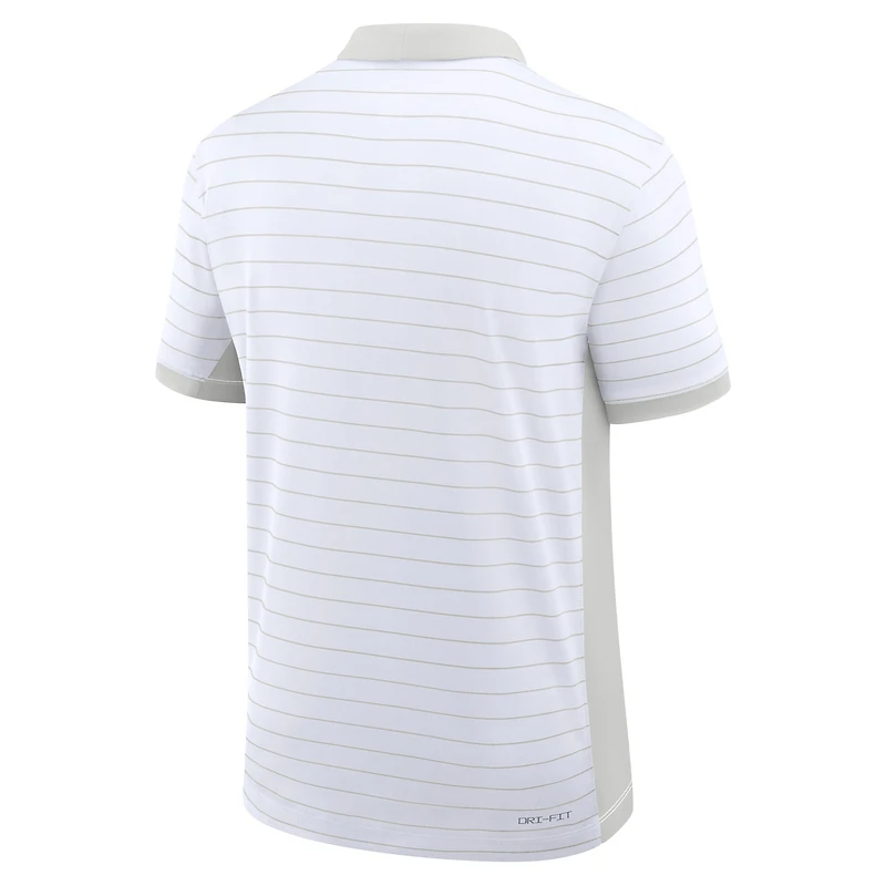Polo Jordan Brand blanc pour homme, équipe des Tar Heels de Caroline du Nord, début saison 2025, avec rayures Victory Sideline Dri-FIT