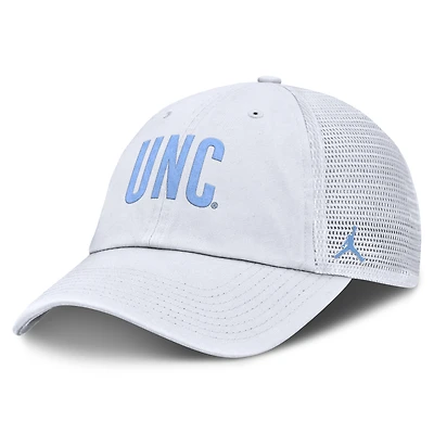 Casquette ajustable Jordan Brand blanche pour homme, style camionneur, style North Carolina Tar Heels Club Campus