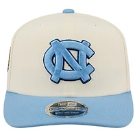 Casquette ajustable New Era blanche/bleu Caroline pour homme, modèle 9SEVENTY, commémorant le 250e anniversaire des Tar Heels de Caroline du Nord.