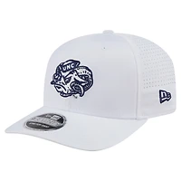 Casquette extensible à boutons-pression New Era blanche pour homme, modèle Perform Vault 9SEVENTY des Tar Heels de Caroline du Nord