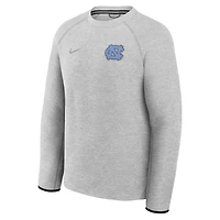 Men's Nike Heather Gray North Carolina Tar Heels Tech Fleece Raglan Sweatshirt
