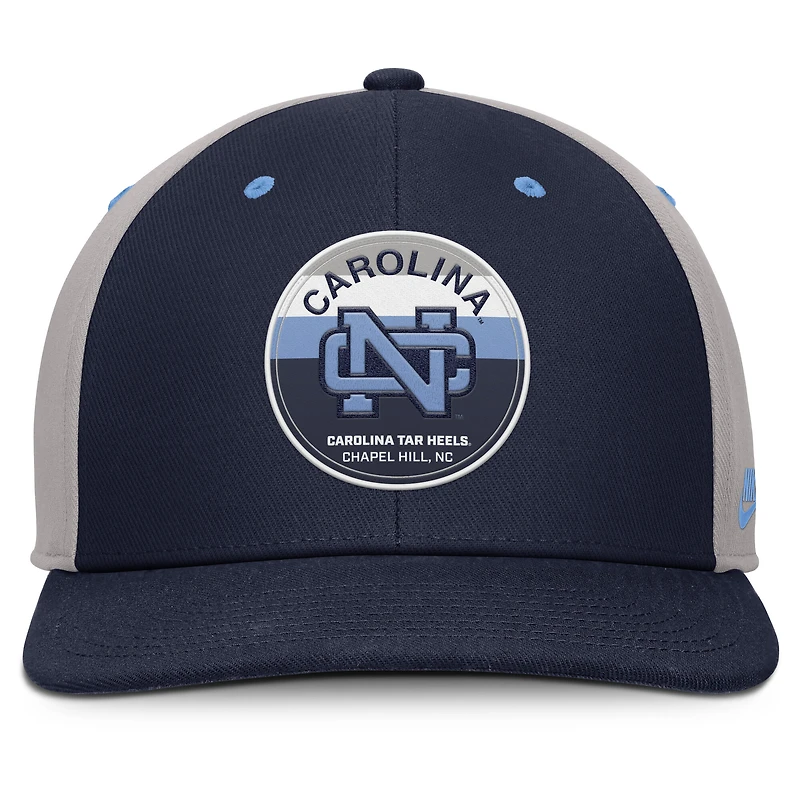 Casquette Nike Prep Pro Performance Snapback bleu marine/gris pour homme des Tar Heels de Caroline du Nord