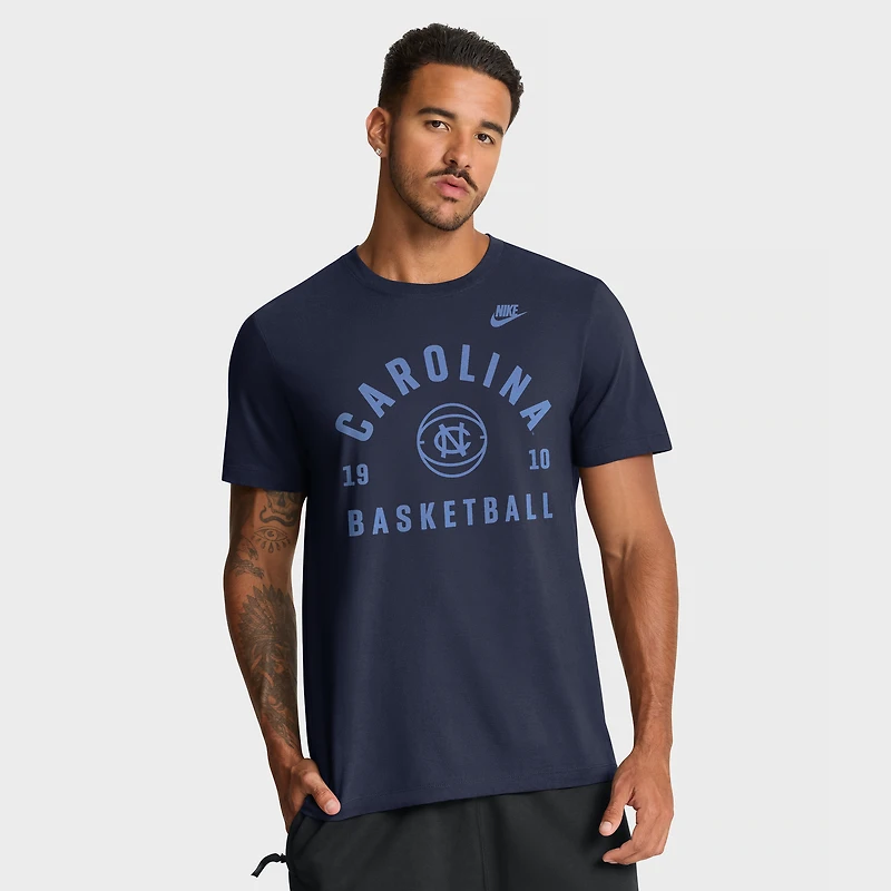 T-shirt Nike bleu marine pour homme des North Carolina Tar Heels, motif Legacy Arch