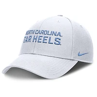 Casquette ajustable Nike blanche pour homme North Carolina Tar Heels 2025 Sideline Rise Practice