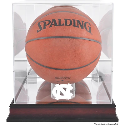 Vitrine pour ballon de basket-ball North Carolina Tar Heels, finition acajou antique (logo 2015-présent), avec fond miroir.