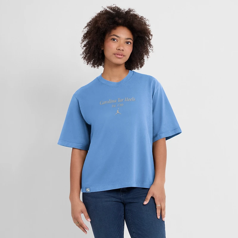 T-shirt Jordan Brand bleu North Carolina Tar Heels pour femme, coupe carrée, étiquette établie