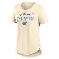 T-shirt tri-blend marron Jordan Brand pour femme avec logo script des Tar Heels de Caroline du Nord