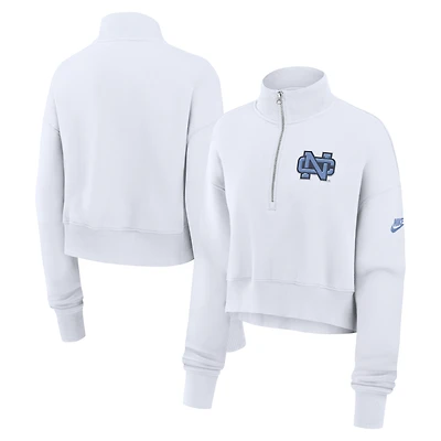 Sweat-shirt Nike blanc à demi-zip pour femme avec logo surélevé Legacy des Tar Heels de Caroline du Nord